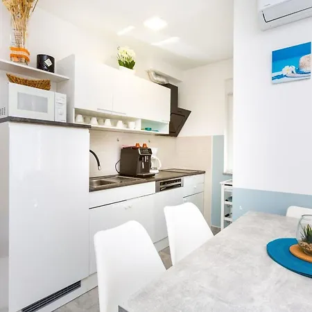 Emira Mukalba Apartament