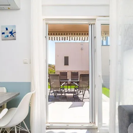 Apartament Emira Mukalba *