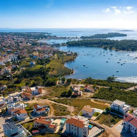 Emira Mukalba Apartament